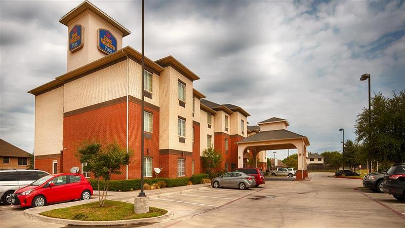 Best Western Plus Lake Dallas Inn & Suites Exterior photo